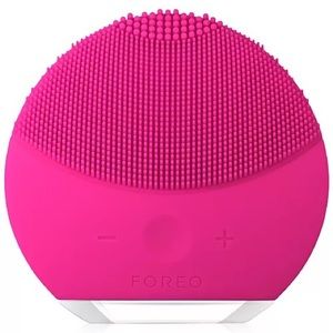 Foreo luna mini 2. Travel-friendly device for a deep cleanse. Aquamarine blue